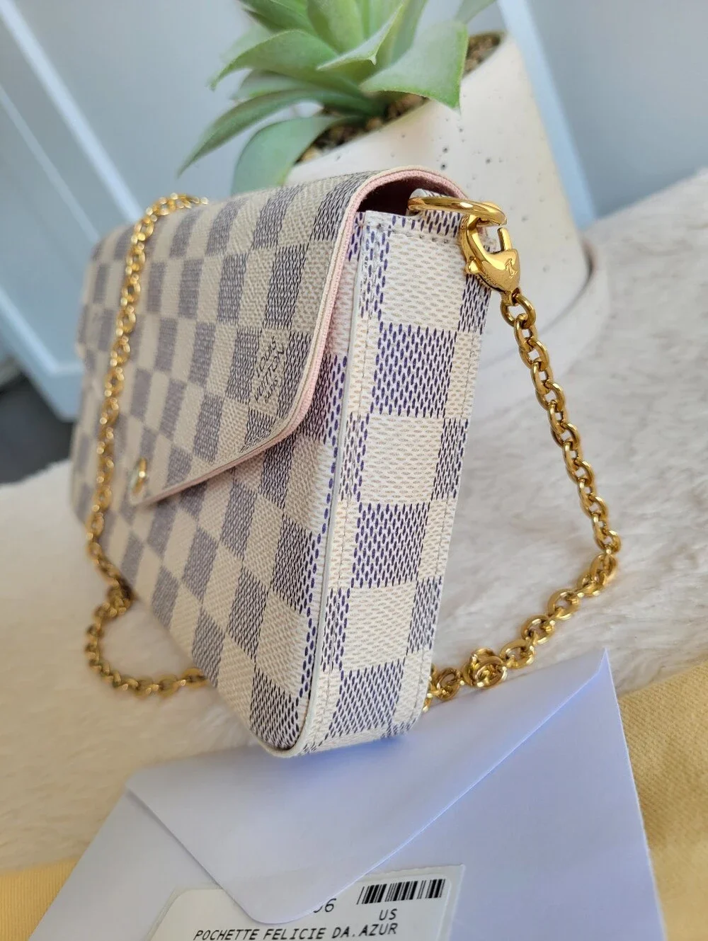 BEAUTIFUL💕 Louis Vuitton FELICIE Pochette Damier AZUR Gold Chain Crossbody